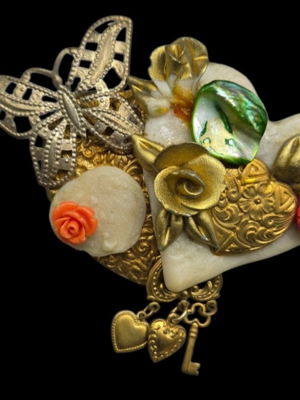 VINTAGE Mixed Media Heart Brooch Pin Butterfly Key Charms Victorian Revival - Picture 7 of 11